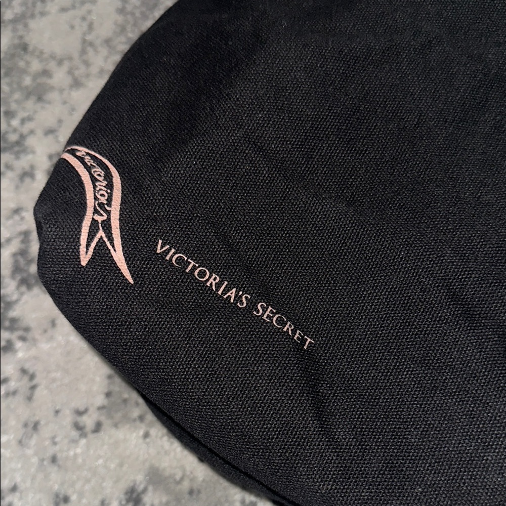 Victoria secret Black Tote Bag with graphic - Picture 3 of 10
